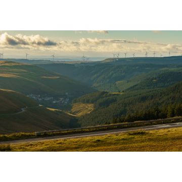 Lais Puzzle - Windturbinen auf den Hügeln bei Abergwynfi in Neath Port Talbot, West Glamorgan, Wales, UK - 2.000 Teile