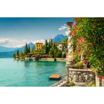 Lais Puzzle - Oleander Blumen und Villa Monastero im Hintergrund, Comer See, Varenna - 2.000 Teile