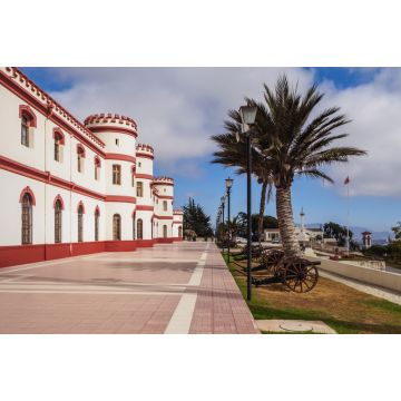 Lais Puzzle - Militärgebäude im Santa Lucia Park, La Serena, Region Coquimbo, Chile - 2.000 Teile