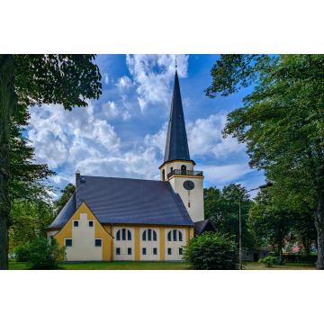 Lais Puzzle - Sakrlbau im Stil der Heimatschutzarchitektur: Evangelische Christuskirche in Groß Köris, Ansicht von Osten - 2.000 Teile