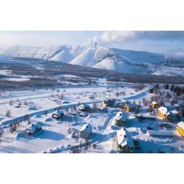 Lais Puzzle - Winteransicht von Kiruna, der nördlichsten Stadt Schwedens, Provinz Lappland, winterlich sonniges Bild, aufgenommen von einer Drohne - 2.000 Teile