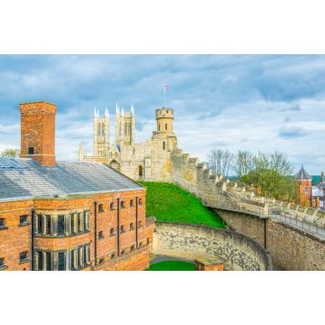 Lais Puzzle - Die Kathedrale von Lincoln mit Blick über den Wall der Burg von Lincoln, England - 2.000 Teile