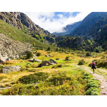 Lais Puzzle - Blick von unten auf das Incles-Tal, wo die Wanderung zu den Seen von Jucla beginnt, Soldeu, Andorra - 40, 100, 200, 500, 1.000 & 2.000 Teile