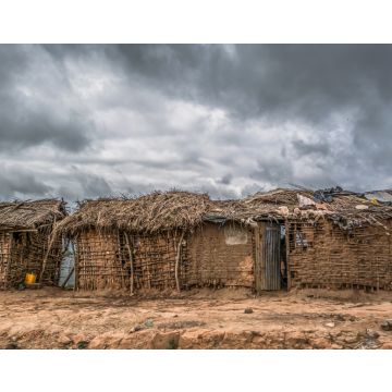 Lais Puzzle - Blick auf ein traditionelles Dorf mit strohgedeckten Häusern und Terrakotta-Wänden in Angola - 40, 100, 200, 500, 1.000 & 2.000 Teile