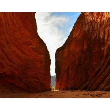 Lais Puzzle - Touristen in El Anfiteatro (Das Amphitheater), Quebrada de las Conchas, oder Quebrada de Cafayate, Salta, Nordwest Argentinien - 40, 100, 200, 500, 1.000 & 2.000 Teile