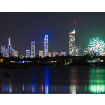 Lais Puzzle - Feuerwerk in moderner Stadt - Gold Coast Australien - 40, 100, 200, 500, 1.000 & 2.000 Teile