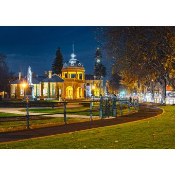 Lais Puzzle - Bendigo, Victoria, Australien - Soldiers Memorial Institute Militärmuseum mit historischem Postamt im Hintergrund - 1.000 Teile