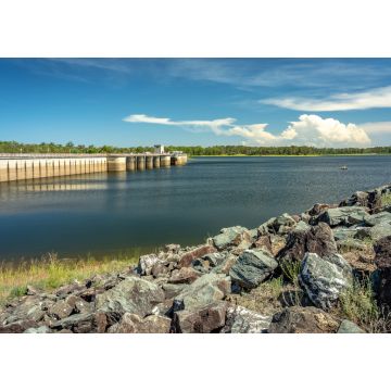 Lais Puzzle - Der 1976 errichtete North Pine Dam mit einer Überlaufrinne aus Beton über den North Pine River in Südost-Queensland, Australien - 1.000 Teile