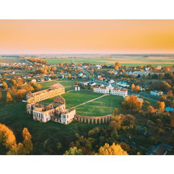 Lais Puzzle - Ruzhany, Region Brest, Weißrussland. Cityscape Skyline im Herbst sonnigen Abend. Vogelperspektive Blick auf Ruzhany Palace. Berühmte Popular Historic Landmark - 40, 100, 200, 500, 1.000 & 2.000 Teile