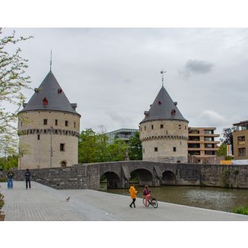 Lais Puzzle - Die mittelalterlichen Broeltürme (Broeltorens) in Courtrai (Kortrijk) und Broelbridge am Fluss Leie, Westflandern, Belgien - 40, 100, 200, 500, 1.000 & 2.000 Teile