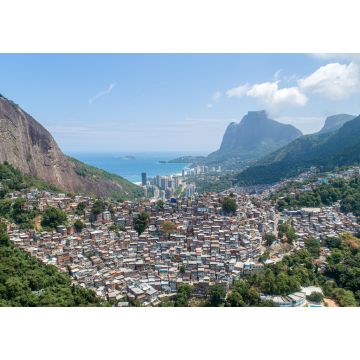 Lais Puzzle - Favela da Rocinha, der größte Slum Brasiliens auf dem Berg in Rio de Janeiro, und die Skyline der Stadt dahinter - 1.000 Teile