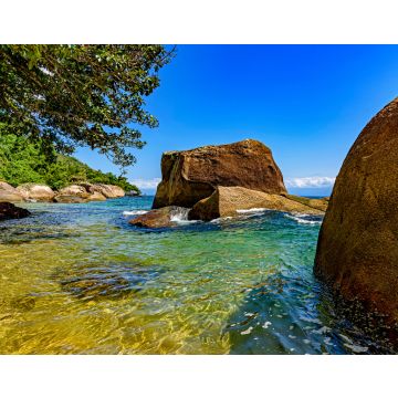 Lais Puzzle - Paradiesischer Strand mit grünem und transparentem Wasser, umgeben vom Wald in Ilha Grande, Angra dos Reis, Rio de Janeiro - 40, 100, 200, 500, 1.000 & 2.000 Teile