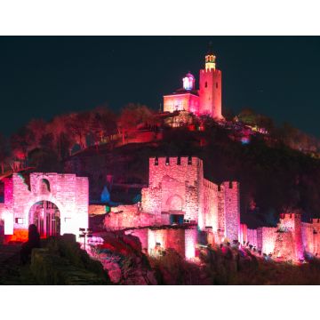 Lais Puzzle - Nachtfoto der Hauptstadt des Zweiten Bulgarischen Reiches, der mittelalterlichen Festung Tsarevets, Veliko Tarnovo, Bulgarien - 40, 100, 200, 500, 1.000 & 2.000 Teile