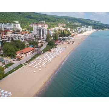 Lais Puzzle - Luftaufnahme des Strandes und der Hotels in Golden Sands, Zlatni Piasaci. Beliebter Ferienort in der Nähe von Varna, Bulgarien - 40, 100, 200, 500, 1.000 & 2.000 Teile