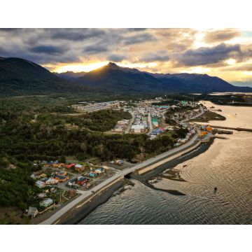 Lais Puzzle - Sonnenuntergang über Puerto Williams, südlichste Stadt in Chile - 40, 100, 200, 500, 1.000 & 2.000 Teile