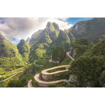 Lais Puzzle - Serpentinenstraße mit neunundneunzig Kurven im Tianmenshan-Nationalpark in Dzhanjadce, China - 2.000 Teile