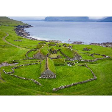 Lais Puzzle - Luftaufnahme des Fischerdorfs auf der Insel Koltur. Färöer Inseln. Häuser mit grünem Dach - 1.000 Teile
