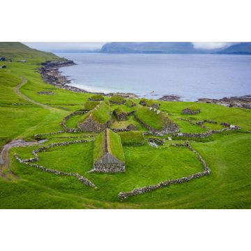 Lais Puzzle - Luftaufnahme des Fischerdorfs auf der Insel Koltur. Färöer Inseln. Häuser mit grünem Dach - 2.000 Teile