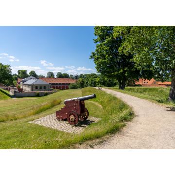 Lais Puzzle - Blick auf die Kaserne in der Zitadelle im Zentrum von Kopenhagen mit einer alten Kanone und einem Kiesweg im Vordergrund - 1.000 Teile