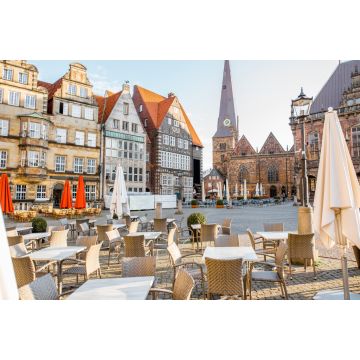 Lais Puzzle - Blick auf den Marktplatz mit Caféterrasse und Liebfrauenkirche im Morgenlicht in der Stadt Bremen, Deutschland - 2.000 Teile
