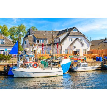 Lais Puzzle - Fischerboote im Hafen von Vitte an einem schönen sonnigen Tag, Insel Hiddensee, Ostsee, Deutschland - 2.000 Teile