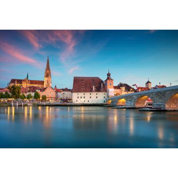 Lais Puzzle - Regensburg, Deutschland. Stadtbild von Regensburg, Deutschland während der blauen Stunde in der Dämmerung - 2.000 Teile