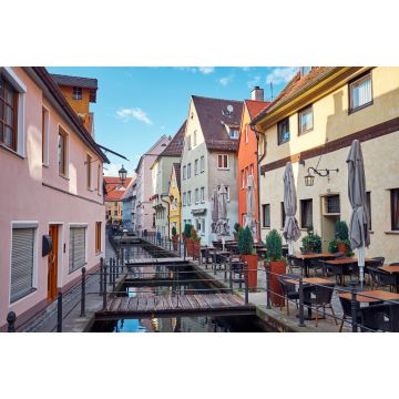 Lais Puzzle - Alte Straße mit Wasserkanal und Restaurant in Memmingen - 2.000 Teile