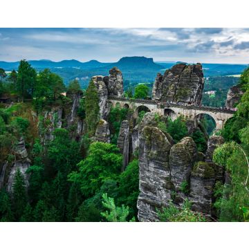 Lais Puzzle - Berühmte Basteibrücke in der Sächsischen Schweiz an einem bewölkten Tag - 40, 100, 200, 500, 1.000 & 2.000 Teile