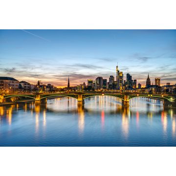 Lais Puzzle - Die Skyline von Frankfurt in Deutschland nach Sonnenuntergang - 2.000 Teile