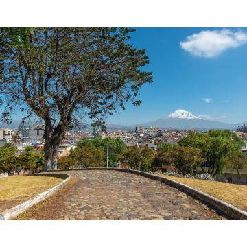 Lais Puzzle - Die Stadt Riobamba mit dem Vulkan Chimborazo im Hintergrund, Ecuador - 40, 100, 200, 500, 1.000 & 2.000 Teile
