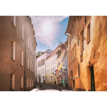 Lais Puzzle - Tallinn, Estland. Leere Puhavaimu Straße in der Altstadt bei Sonnenuntergang - 1.000 Teile