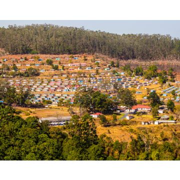Lais Puzzle - Panoramablick auf ein typisches Dorf mit bunten, geometrisch angeordneten Häusern, Eswatini, Südafrika - 40, 100, 200, 500, 1.000 & 2.000 Teile
