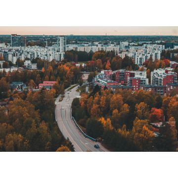 Lais Puzzle - Matinkylä im Herbst mit Bäumen und Häusern, Espoo, Finnland - 1.000 Teile