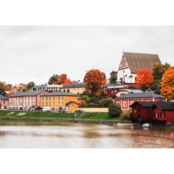 Lais Puzzle - Blick auf das alte Porvoo, Finnland. Schöne Herbstlandschaft der Stadt mit der Kathedrale von Porvoo und bunten Holzgebäuden - 1.000 Teile