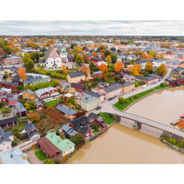 Lais Puzzle - Altstadt von Porvoo, Finnland. Schöne Stadtlandschaft mit idyllischem Fluss Porvoonjoki - 40, 100, 200, 500, 1.000 & 2.000 Teile