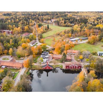 Lais Puzzle - altes Dorf Ruotsinpyhtaa im Herbst, Finnland - 40, 100, 200, 500, 1.000 & 2.000 Teile