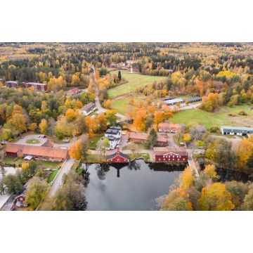 Lais Puzzle - altes Dorf Ruotsinpyhtaa im Herbst, Finnland - 2.000 Teile