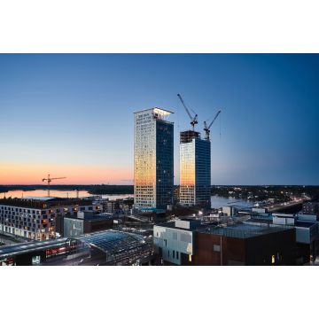 Lais Puzzle - Luftaufnahme der ersten Wolkenkratzer in Finnland im Stadtteil Kalasatama. Höchste Gebäude in Finnland - 2.000 Teile