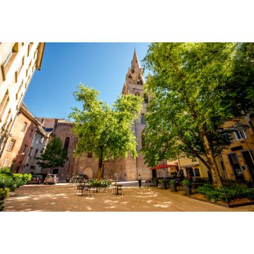 Lais Puzzle - Der Turm der Kirche Saint-Andreas im Zentrum der Altstadt von Grenoble im Südosten Frankreichs - 2.000 Teile