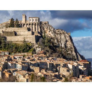 Lais Puzzle - Die Dächer von Sisteron mit seiner Zitadelle und seinen Befestigungsanlagen (Panorama). Alpes de Haute Provence, Südliche Alpen, Frankreich - 40, 100, 200, 500, 1.000 & 2.000 Teile