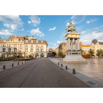 Lais Puzzle - Blick auf den Jaude-Platz mit Statue während des Sonnenuntergangs in der Stadt Clermont-Ferrand in Zentralfrankreich - 1.000 Teile