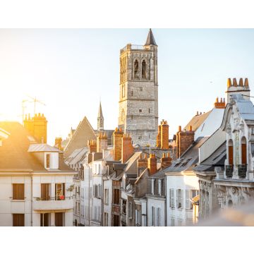 Lais Puzzle - Blick von oben auf die alten Gebäude und den Kirchturm in Orleans bei Sonnenuntergang in Zentralfrankreich - 40, 100, 200, 500, 1.000 & 2.000 Teile