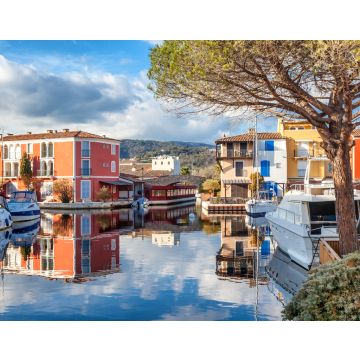 Lais Puzzle - Bunte Stadt am Wasser, Hafen von Grimaud, Côte d'Azur, Frankreich, Provence, Häuser und Boote. Schöne Stadtlandschaft - 40, 100, 200, 500, 1.000 & 2.000 Teile
