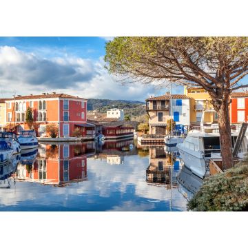 Lais Puzzle - Bunte Stadt am Wasser, Hafen von Grimaud, Côte d'Azur, Frankreich, Provence, Häuser und Boote. Schöne Stadtlandschaft - 1.000 Teile