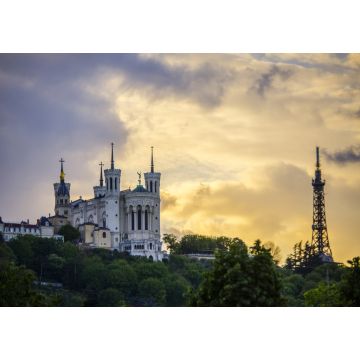Lais Puzzle - Schöner Sonnenuntergang über dem großen Platz La Place Bellecour in Lyon - 1.000 Teile