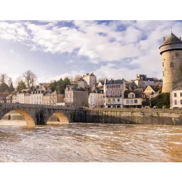 Lais Puzzle - Laval, schöne französische Stadt, Panorama des Flusses und typische Häuser im alten Zentrum, Innenstadt unter den Fluten, der Fluss im Hochwasser - 40, 100, 200, 500, 1.000 & 2.000 Teile