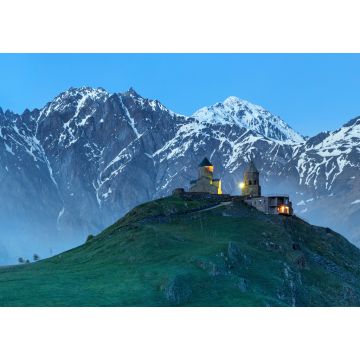 Lais Puzzle - Blick auf eine alte Kirche in der Dämmerung in Georgien - 1.000 Teile