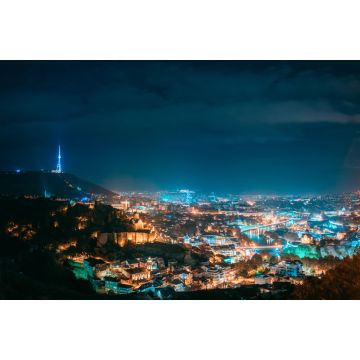 Lais Puzzle - Tiflis, Georgien. Top View of Cityscape Skyline Stadt in der Nacht Beleuchtungen. Georgische Hauptstadt - 2.000 Teile