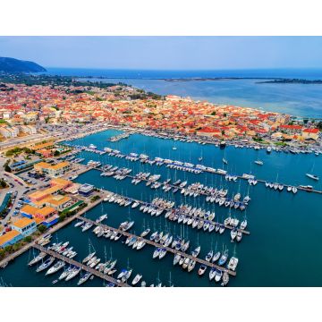 Lais Puzzle - Segelboote im Yachthafen und die Stadt Lefkada, Griechenland - 40, 100, 200, 500, 1.000 & 2.000 Teile