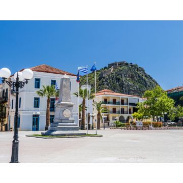 Lais Puzzle - Ein Platz in Nafplion und die Burg oberhalb der Stadt - 40, 100, 200, 500, 1.000 & 2.000 Teile